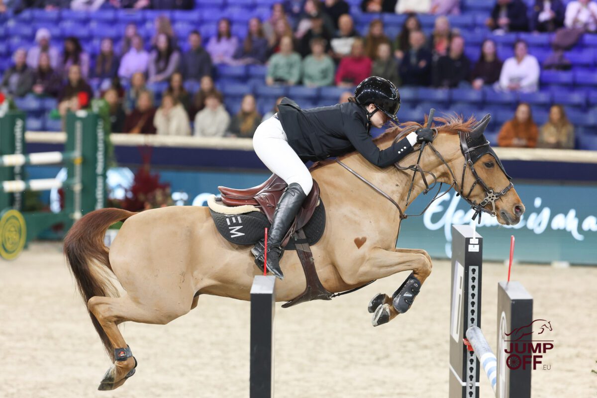 Sophia Aurelia George remporte la finale du Pony Trophy ! 7 IMG 0068