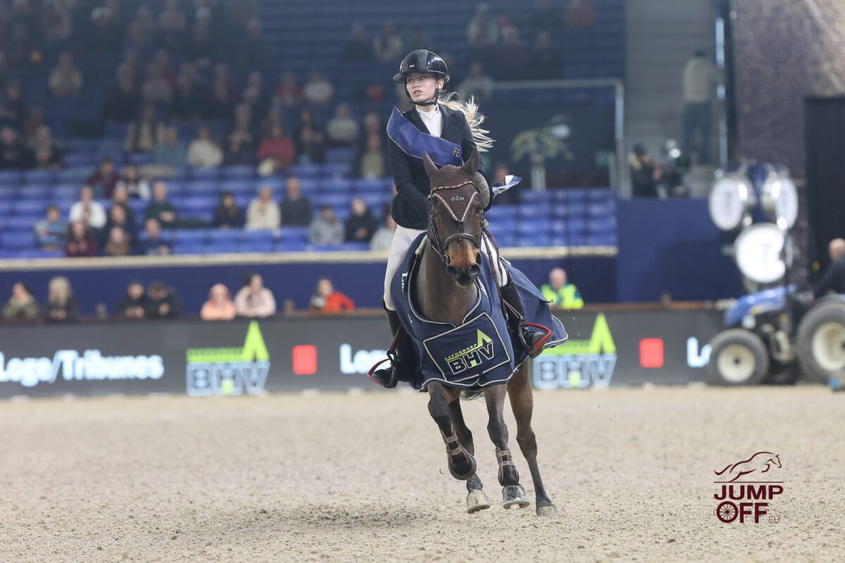 Sophia Aurelia George remporte la finale du Pony Trophy ! 17 IMG 1164