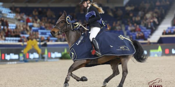 Sophia Aurelia George remporte la finale du Pony Trophy !