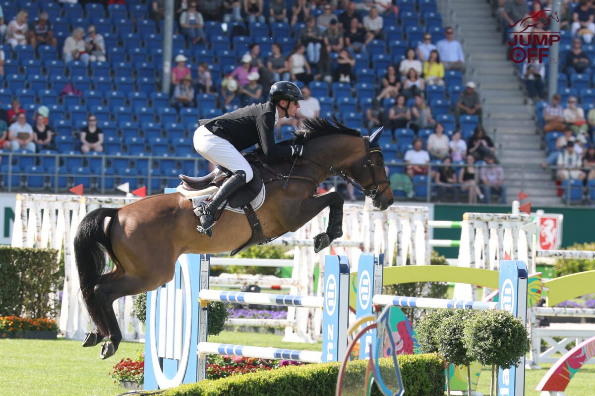 Daniel Coyle devant les Selle Français ! 2 IMG 4456