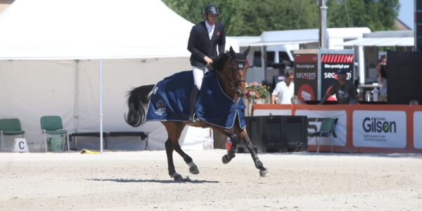Mené d’une main de maître par Allan Pacha, Jim de Goutte Noire remporte dans le Grand Prix des 7/8 ans à Gesves !