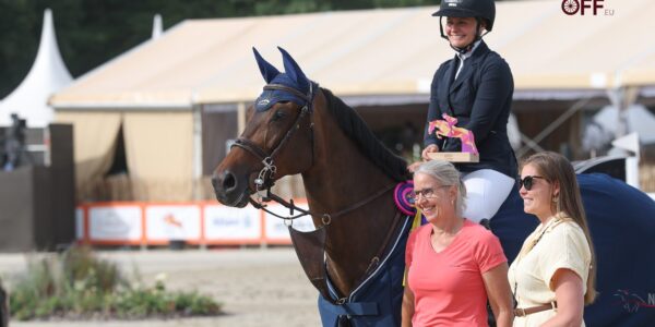 Kaya Ehning fait honneur au prix Nybor.